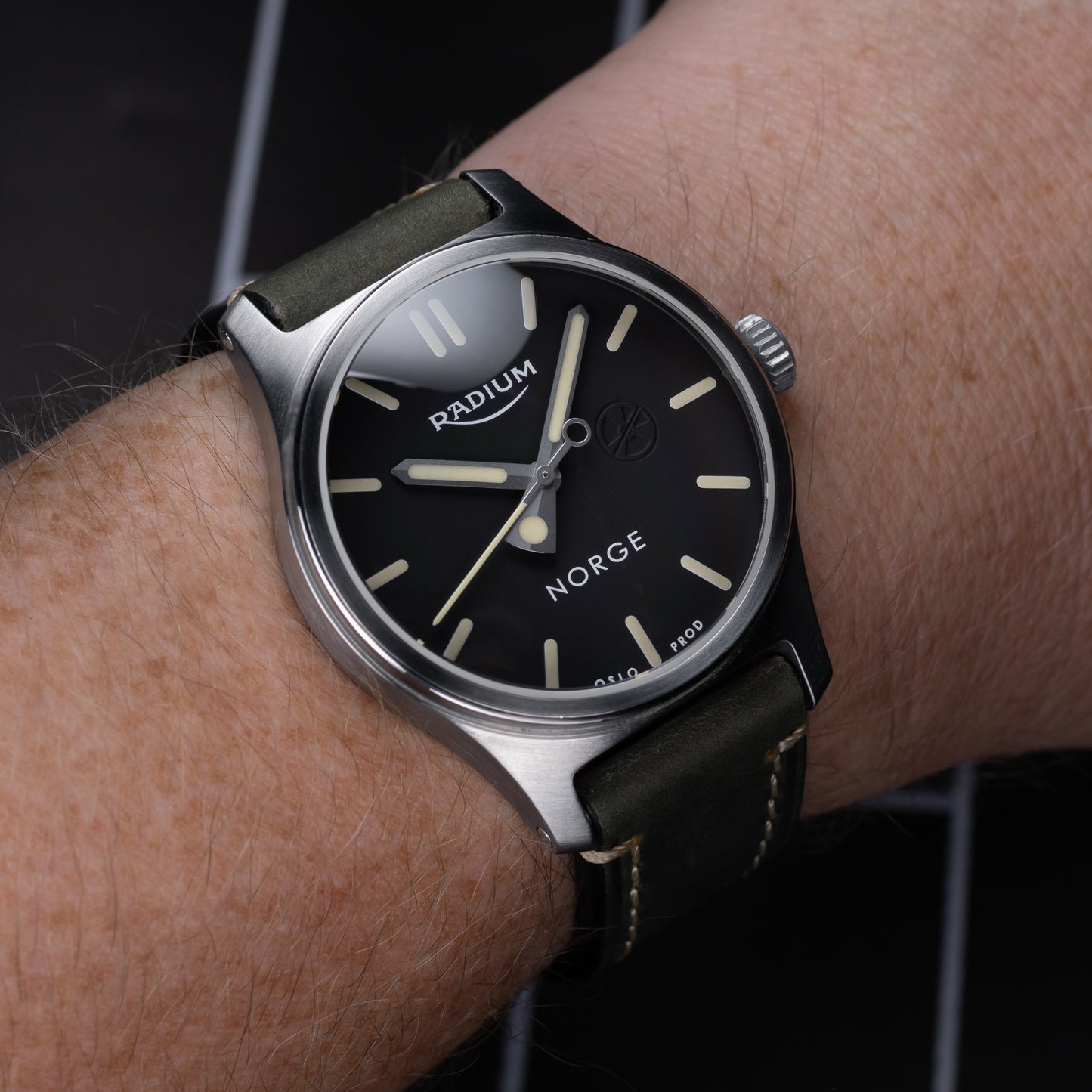 Radium Syrefast Stål - Tabak