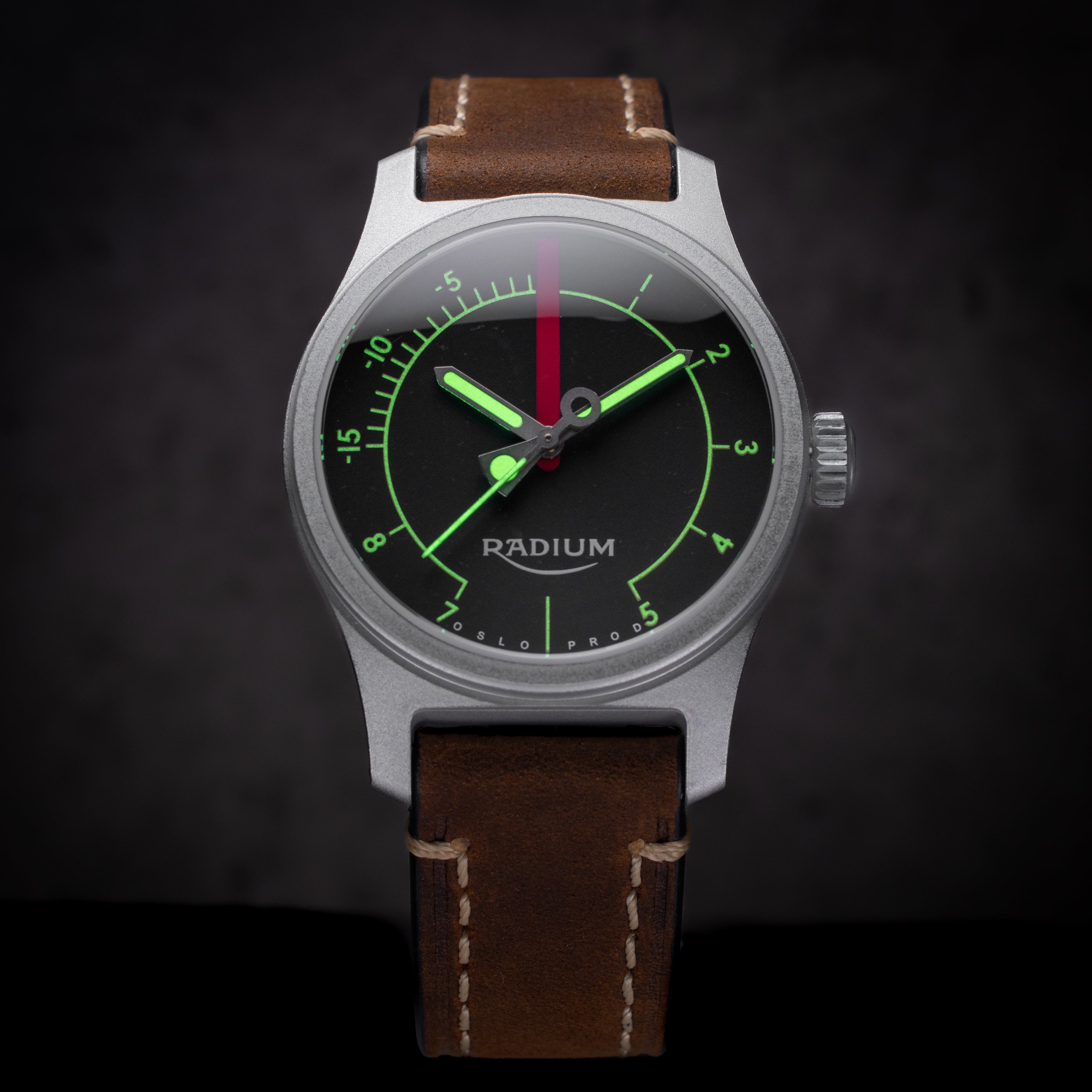 .38 Radium Sabotør IV - Tobacco: A Nod to Vintage Audio Gear, Crafted for the Modern Timekeeper