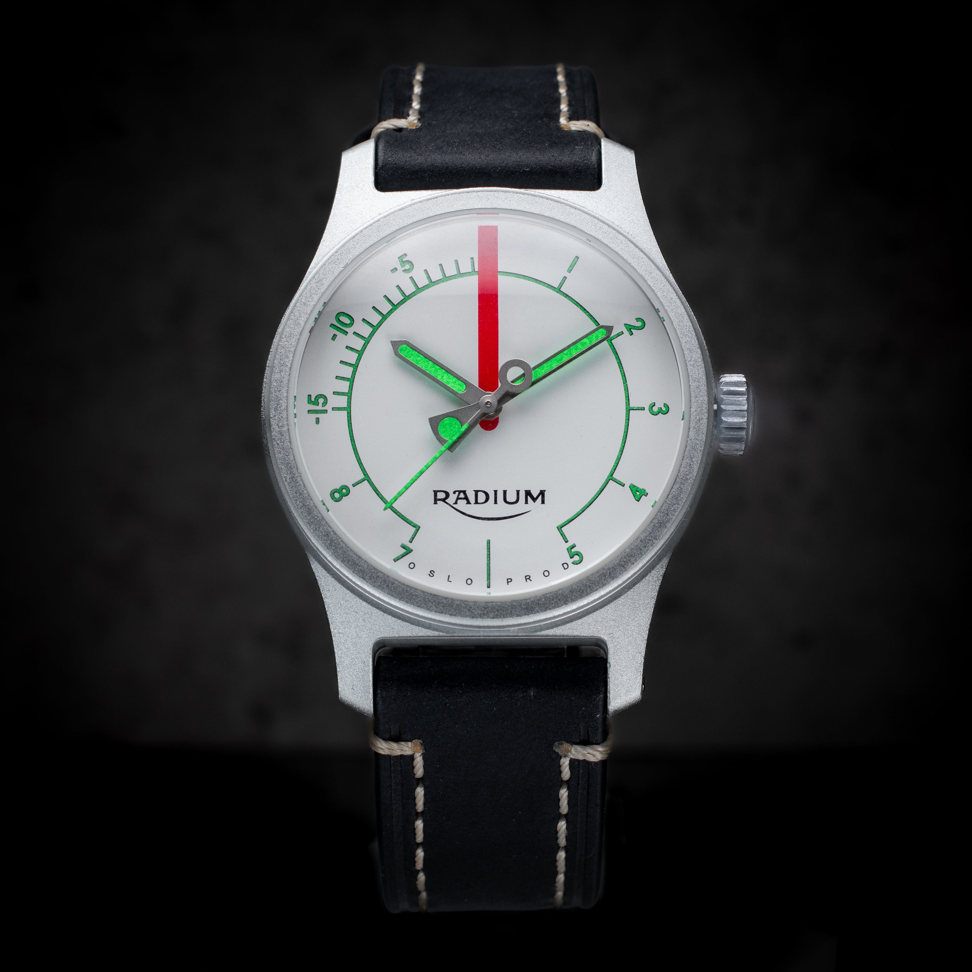 .38 Radium Sabotør IV - Winter: A Nod to Vintage Audio Gear, Crafted for the Modern Timekeeper