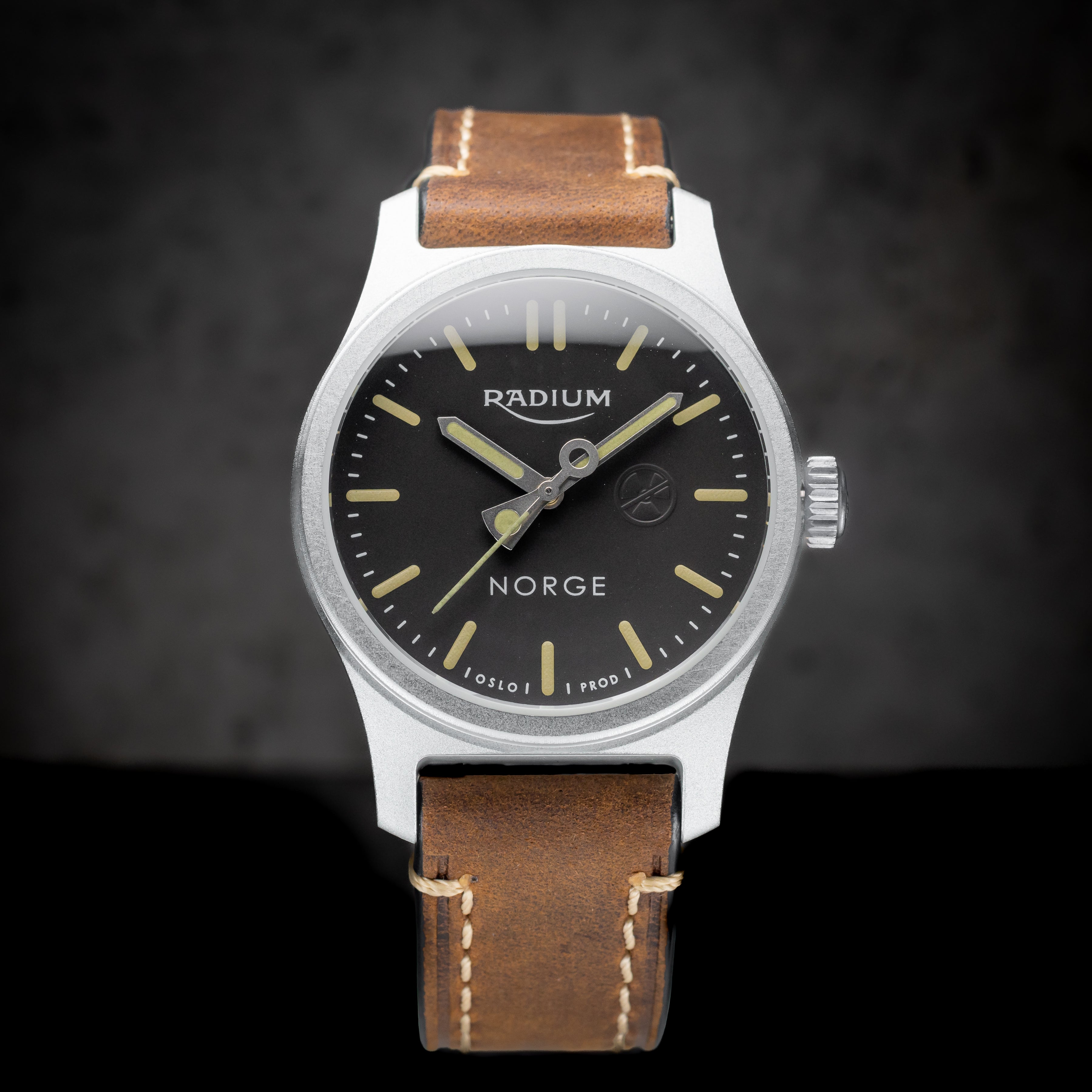 Original Radium 38 mm in Tobacco: The Timeless Classic, Now with Minute Markings