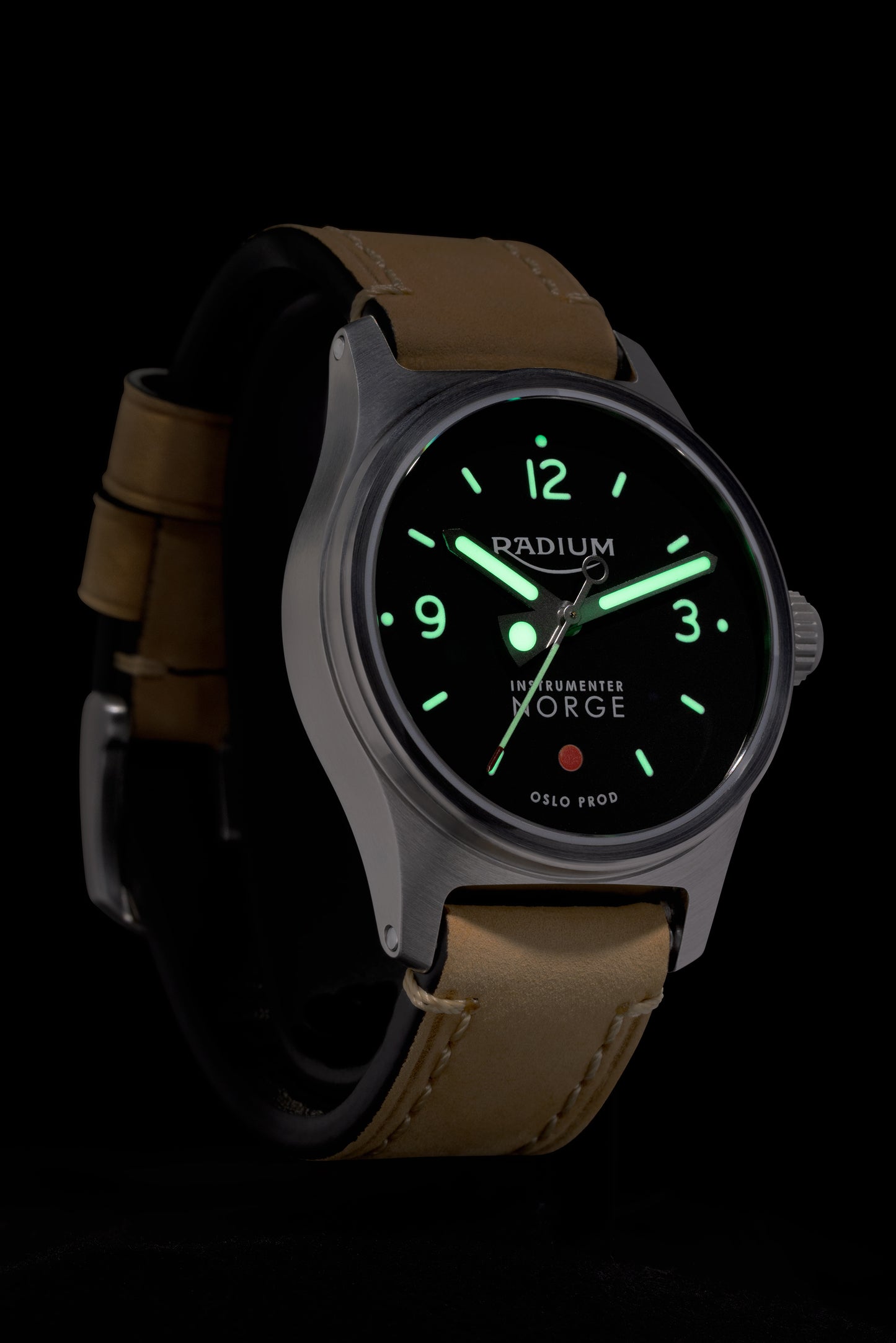 Radium Navigator II 42mm in Brushed Steel